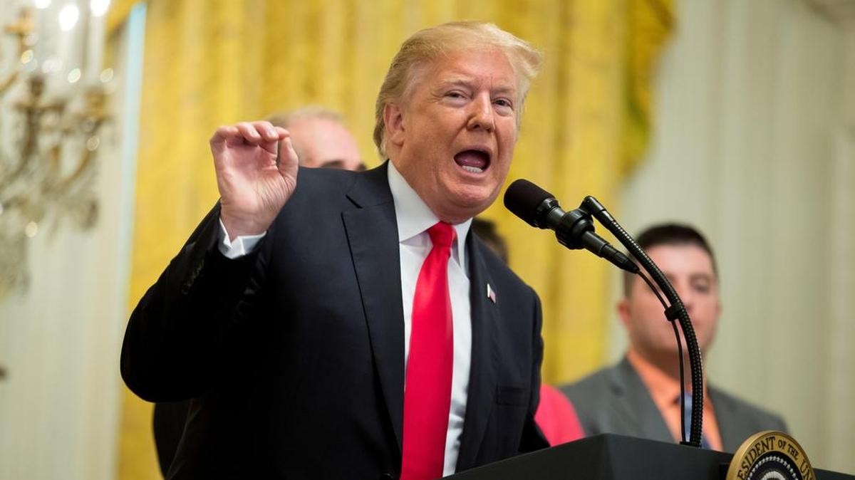 El presidente de los Estados Unidos, Donald J. Trump, ofrece un discurso durante un acto por la celebración de los seis meses de su reforma fiscal, dirigida a recortar impuestos a las grandes rentas y las empresas, y que supuso su primera victoria en el Congreso, en Washington, Estados Unidos, el 29 de junio de 2018.