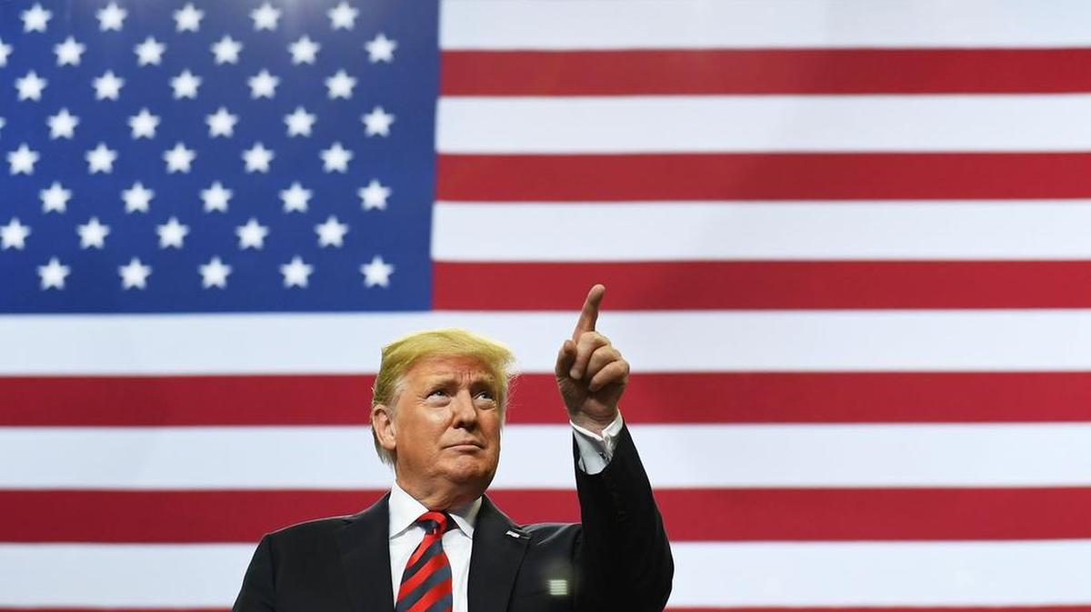El presidente de EEUU, Donald Trump, llega a un mitin en el JQH Arena en Springfield, Missouri el 21 de septiembre de 2018.