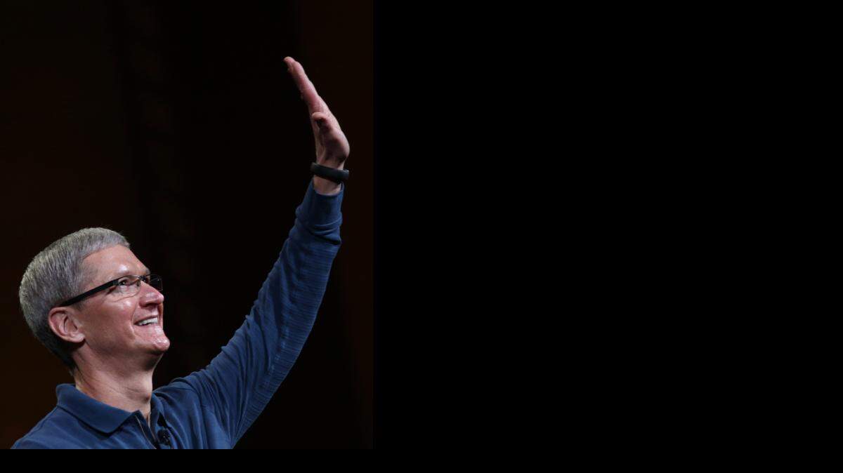 <cutline_leadin>Tim Cook</cutline_leadin> se convirtió en director general de Apple en agosto de 2011, sucediendo a Steve Jobs, de quien fuera mano derecha.