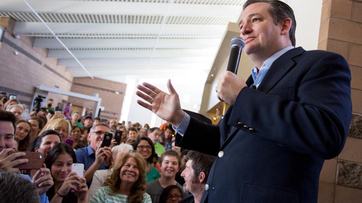 El precandidato republicano Ted Cruz durante un mítin de campaña en Arizona.