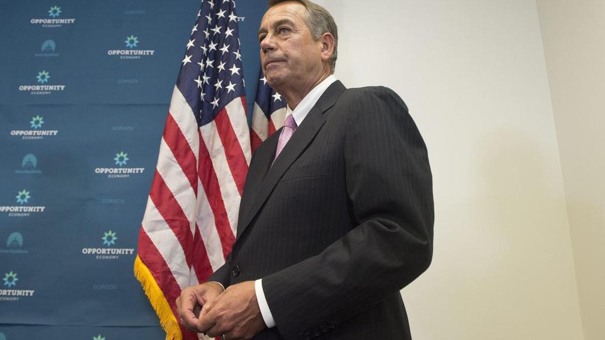 
Boehner, se declaró consternado de que el presidente pueda levantar las sanciones y devolver a Irán unos $100,000 millones bloqueados en bancos occidentales.
