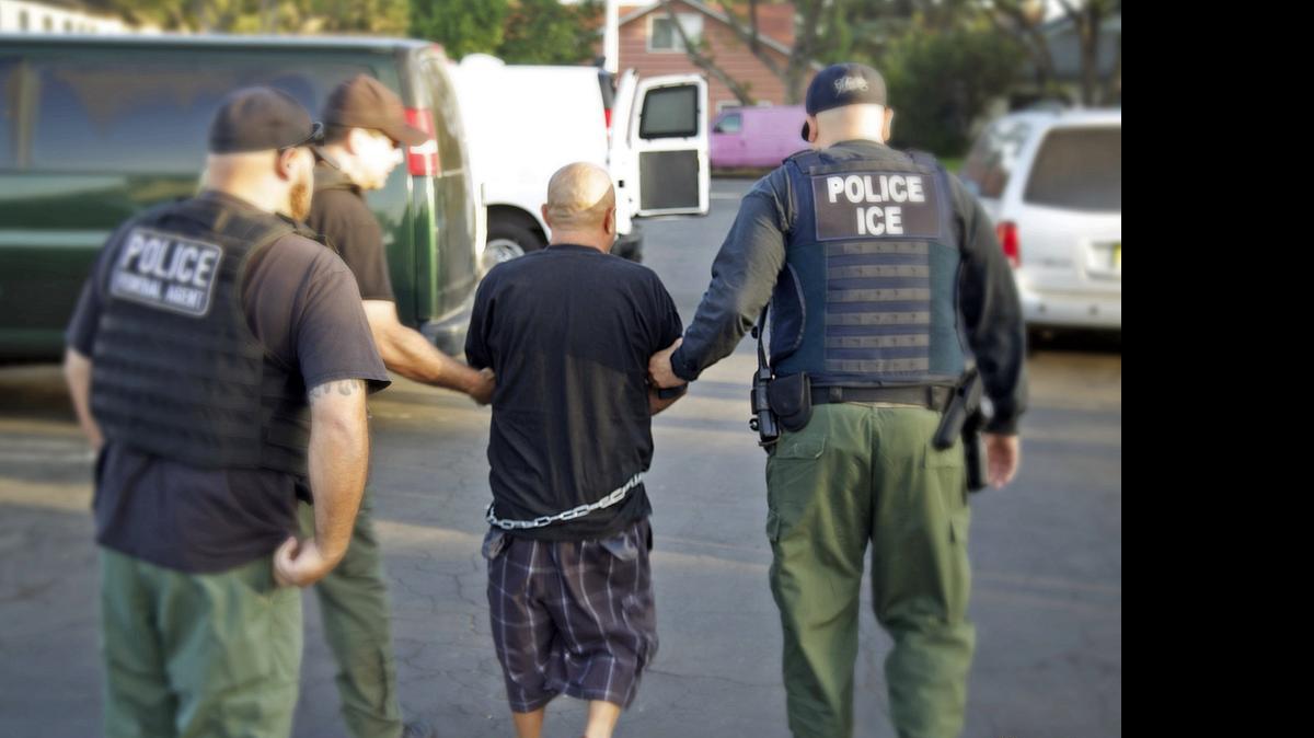 
La Corte de Apelaciones rechazó la petición del gobierno para levantar la suspensión temporal sobre el alivio migratorio que dictó en febrero el juez federal de Texas Andrew Hanen, a petición de 26 estados.

