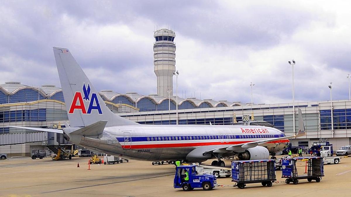 
El “Washington National” pasó a denominarse “Ronald Reagan Washington National Airport” en honor al presidente Ronald Reagan (1981-1988).
