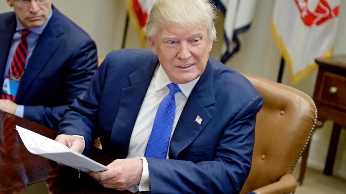 El presidente de Estados Unidos, Donald J. Trump, habla en una audiencia sobre tráfico doméstico e internacional de personas el 23 de febrero en el salón Roosvelt de Casa Blanca, en Washington, DC.