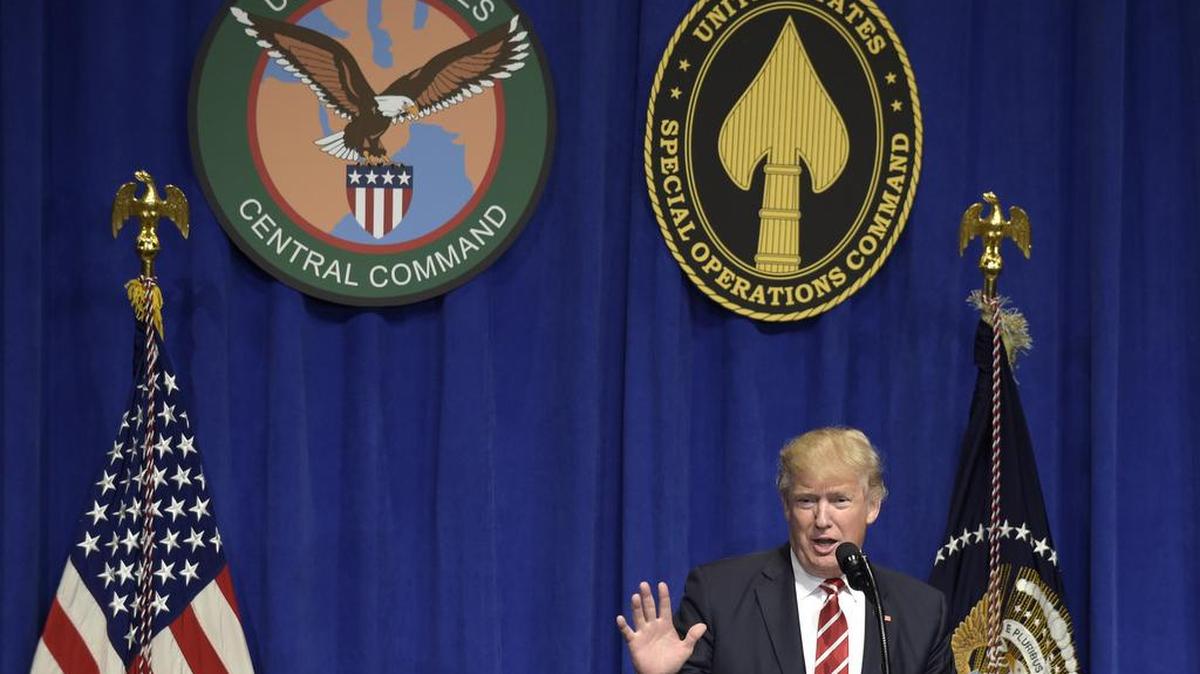 El president Donald Trump en la base aérea MacDill en Tampa, Florida el 6 de febrero de 2017.