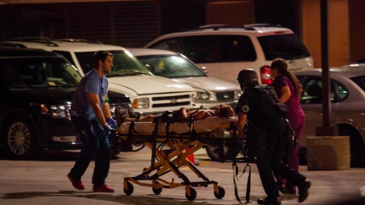 Las protestas del domingo fueron menos masivas y destructivas que las de la noche del sábado, pero dejaron a un joven de 18 años gravemente herido, informó el lunes la Policía de Milwaukee.