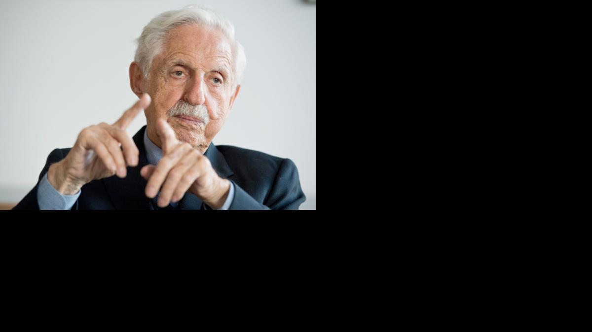 
El químico austríaco-estadounidense Carl Djerassi, uno de los “padres” de la píldora anticonceptiva, murió el viernes a causa de un cáncer en San Francisco.
