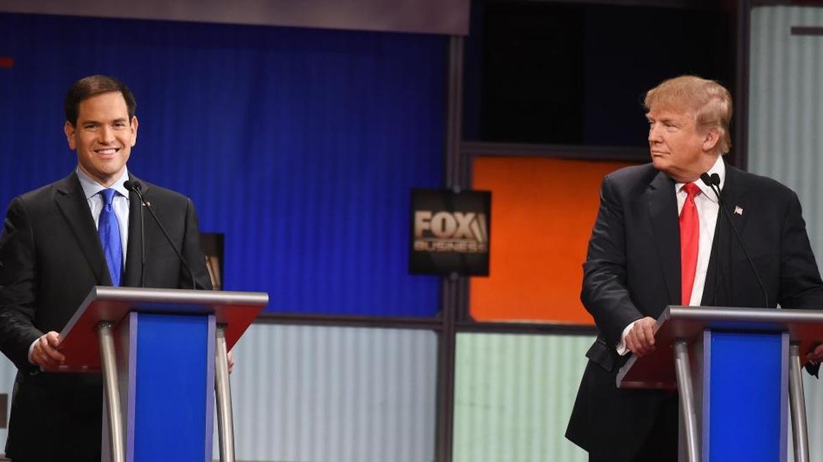 Los precandidatos presidenciales Marco Rubio y Ted Cruz, la noche del jueves durante el debate en North Charleston.