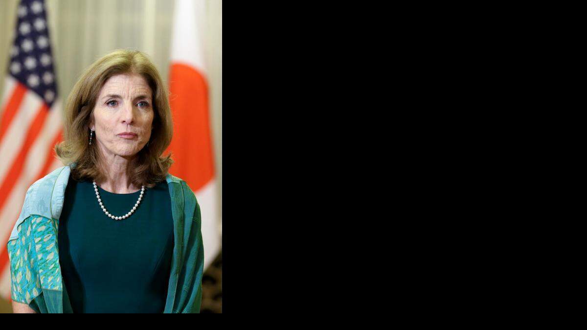 <cutline_leadin>La </cutline_leadin>embajadora en Japón, es hija del ex presidente John F. Kennedy y ocupa el cargo desde el 2013.