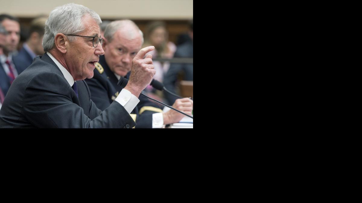 <cutline_leadin>El secretario</cutline_leadin> de Defensa, Chuck Hagel (izq.), y el jefe del Estado Mayor Conjunto de las Fuerzas Armadas, Martin Dempsey (der.), testifican sobre la estrategia de la administración Obama contra las acciones del EI en Washington, el jueves.