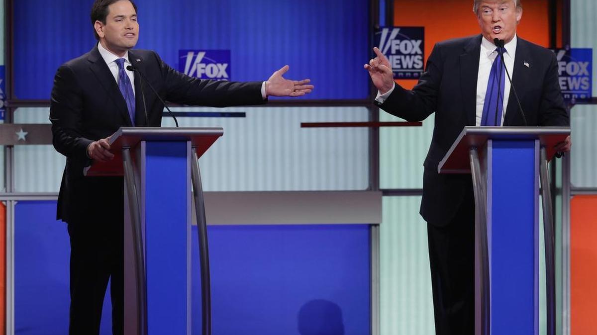 Los candidatos republicanos Marco Rubio, a la izquierda, y Donald Trump, en uno de sus intensos ataques personales.
