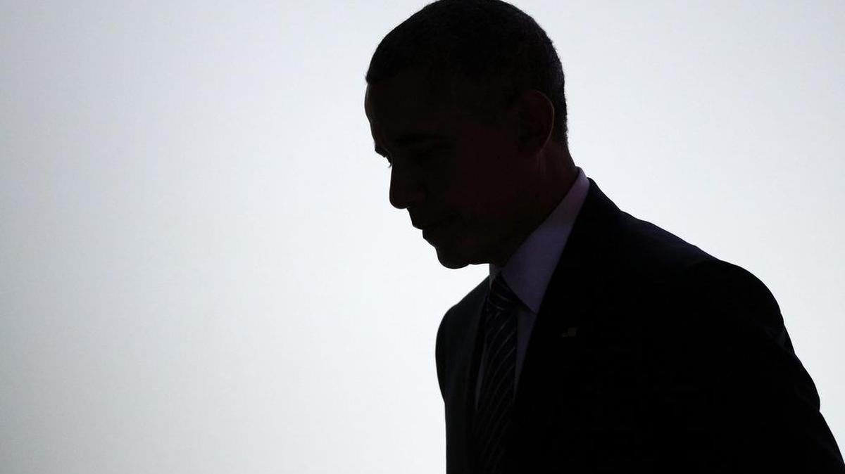 El presidente de EEUU, Barack Obama, al finalizar su discurso durante la sesión inaugural de la cumbre del Clima (COP21) que se celebra en Le Bourget, cerca de París (Francia), hoy, 30 de noviembre de 2015.