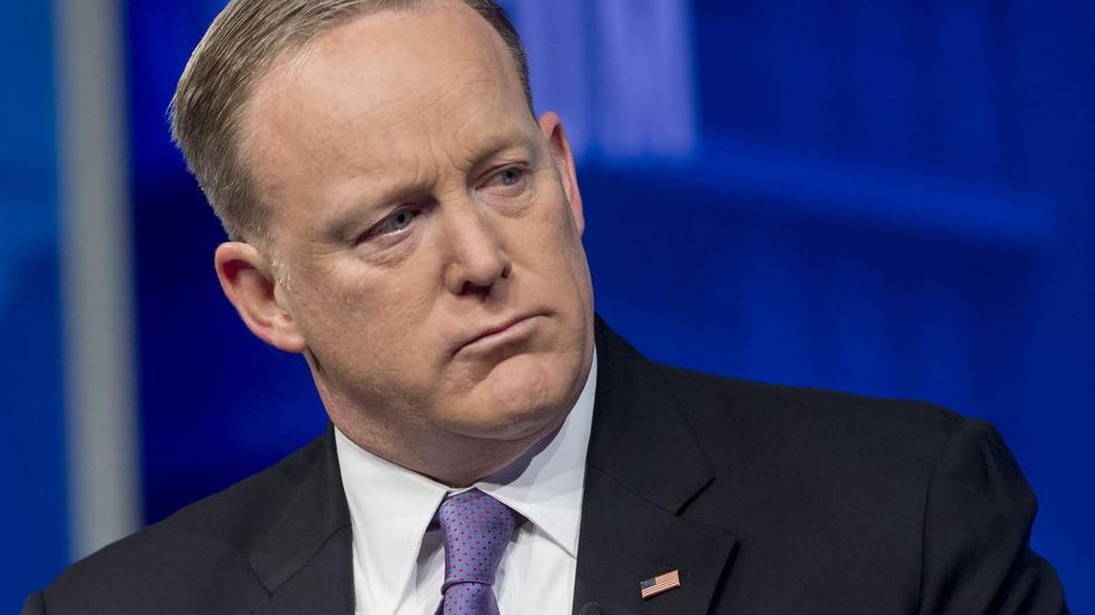El portavoz de la Casa Blanca, Sean Spice en un foro en Washington el 12 de abril de 2017.