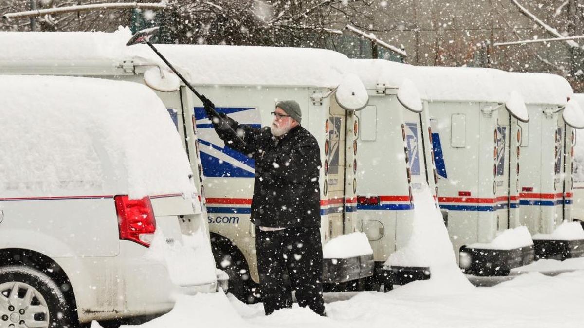 Vermont registró 8 pulgadas (20 centímetros) en West Blattleboro y entre 2 y 4 pulgadas en otras partes. La tormenta dejó casi 12 pulgadas de nieve en algunas partes de los Grandes Lagos y en el norte del área central del país, antes de arrojar unas 6 pulgadas en el estado de Nueva York y el norte de New England