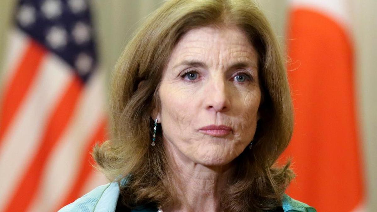 
La hija del ex presidente Kennedy (1961-1963) representa a Washington en Tokio desde noviembre de 2013 y, aunque es nueva en el medio diplomático, fue uno de los apoyos del presidente Barack Obama en su primera elección en 2008.

