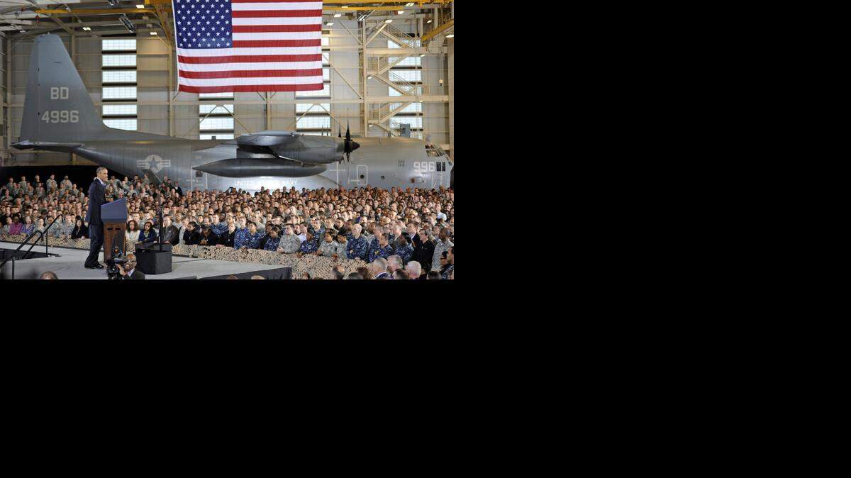 
El presidente Barack Obama visitó la base militar McGuire-Dix-Lakehurst de Nueva Jersey y ofreció un discurso ante soldados y oficiales que acaban de regresar de misiones de EEUU en el exterior.
