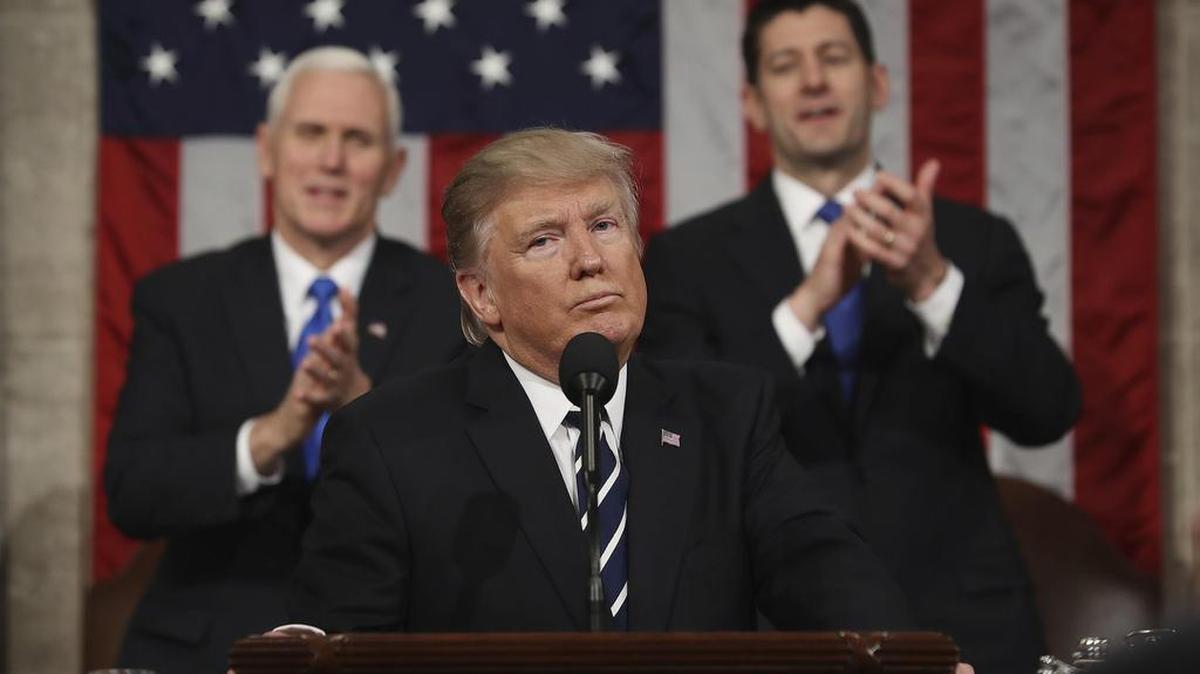 El presidente de los Estados Unidos, Donald Trump, ofrece su discurso en el Congreso en Washington DC (Estados Unidos) ayer, 28 de febrero de 2017.