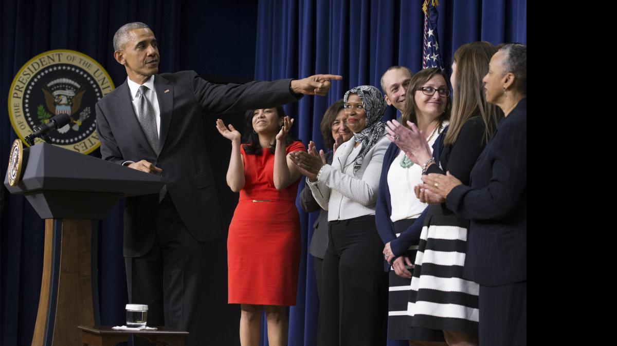 <cutline_leadin>El presidente</cutline_leadin> Obama asiste al evento “Campeones de Cambio”, el jueves, en el Edificio Ejecutivo Eisenhower Washington DC. <252><252>