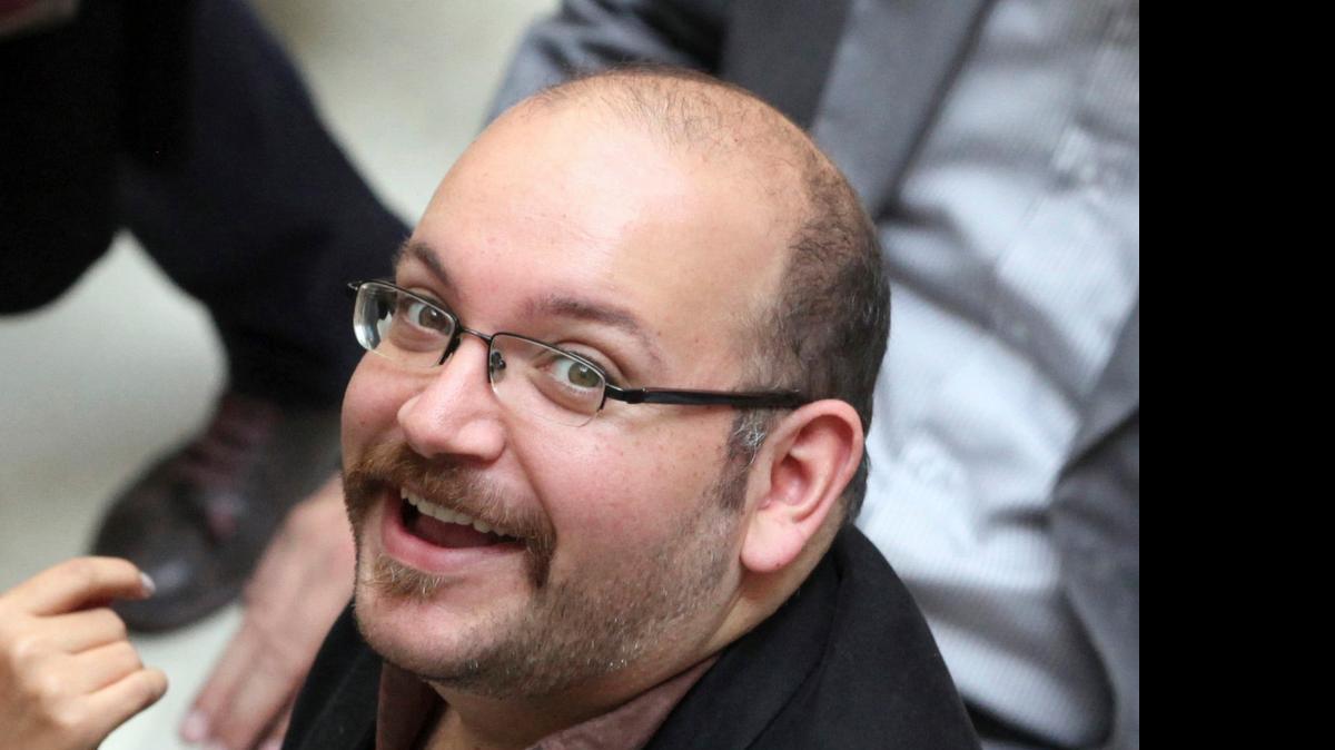 
Jason Rezaian, de doble nacionalidad iraní-estadounidense y 39 años de edad, está acusado formalmente de espionaje y de difundir propaganda hostil contra la República Islámica. 
