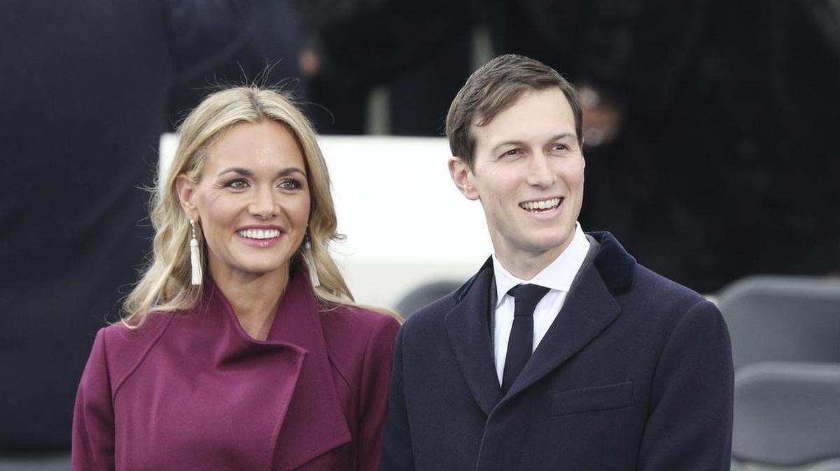 Vanessa Trump y su concuño Jared Kushner a su llegada al Capitolio para asistir a la ceremonia de investidura de Donald J. Trump como presidente de Estados Unidos el 20 de enero de 2017.