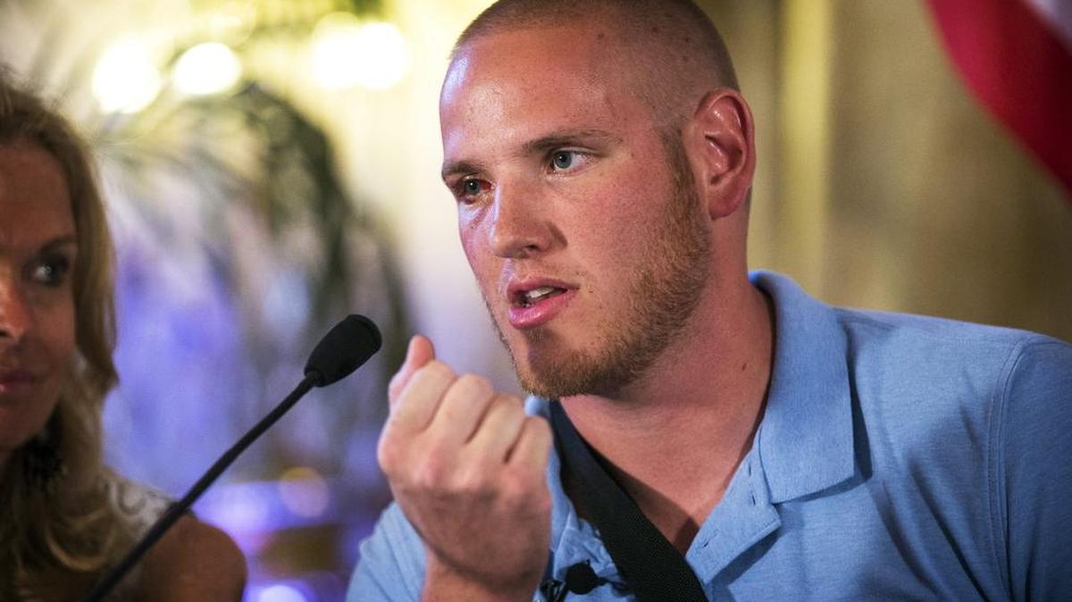 Spencer Stone , fue apuñalado el jueves en Sacramento, California y se encuentra estable.