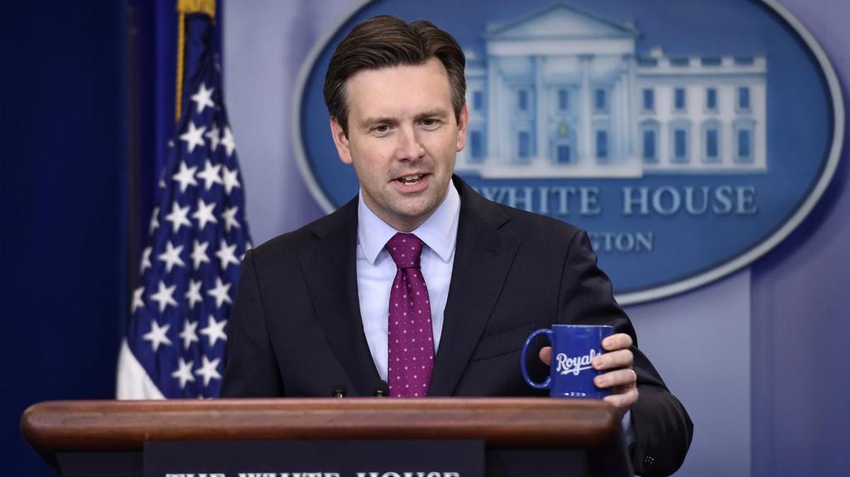 Earnest aseguró que Obama mantiene su intención de decidir si autoriza o no la construcción del oleoducto antes de dejar el poder, en enero del 2017.