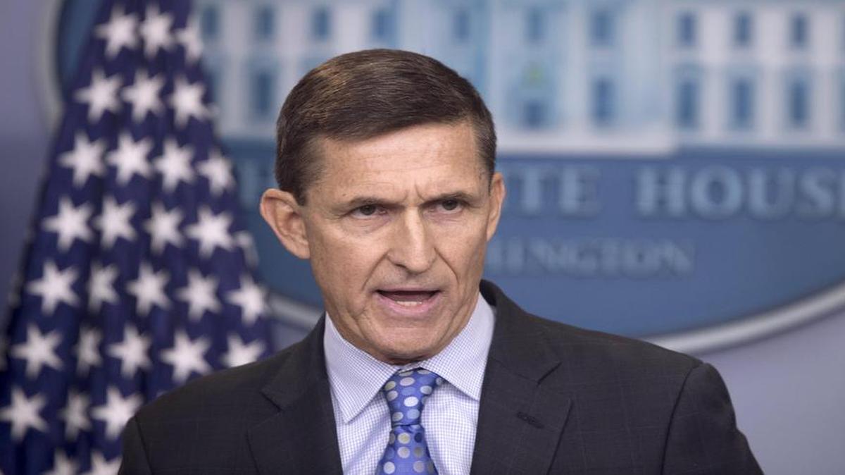 Fotografía de archivo del 1 de febrero de 2017 donde se ve al consejero para la Seguridad Nacional del presidente de EEUU, Donald Trump, Michael Flynn, hablando durante una presentación en la Casa Blanca en Washington.
