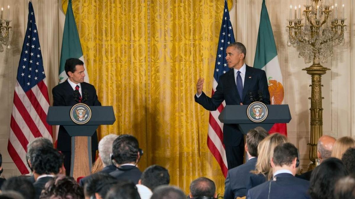 Los presidentes de EEUU, Barack Obama (der.), y de México, Enrique Peña Nieto, en una rueda de prensa conjunta en la Casa Blanca.