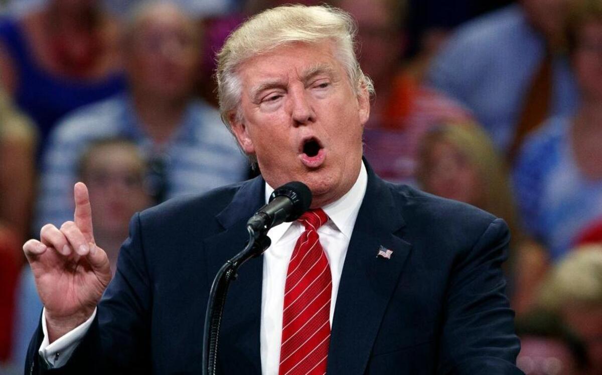 El candidato republicano Donald Trump habla el martes durante un evento de campaña en la Universidad de Carolina del Norte.