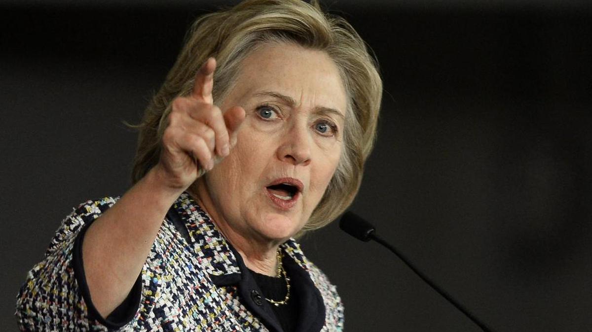 La candidata demócrata a la presidencia de los Estados Unidos Hillary Clinton habla ante seguidores este martes 17 de noviembre de 2015, durante un acto de campaña en Mountain View College en Dallas (Tx, EE.UU.).