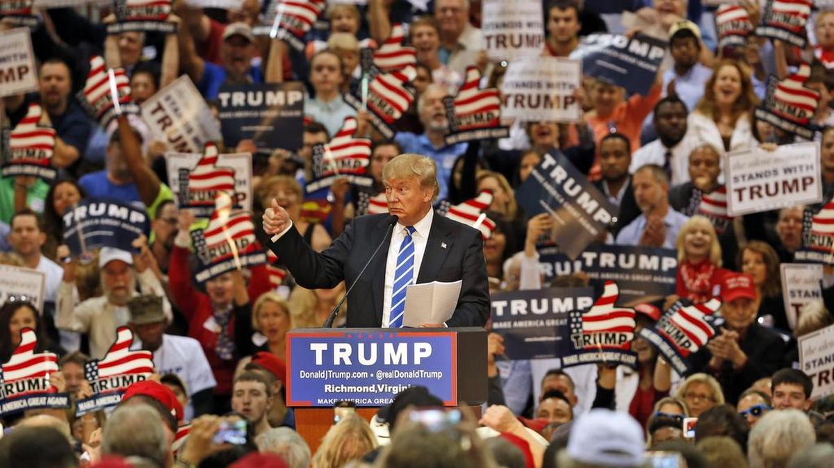 
El precandidato presidencial republicano Donald Trump habla en en discurso ante partidarios el miércoles pasado en Richmond, Virginia.


