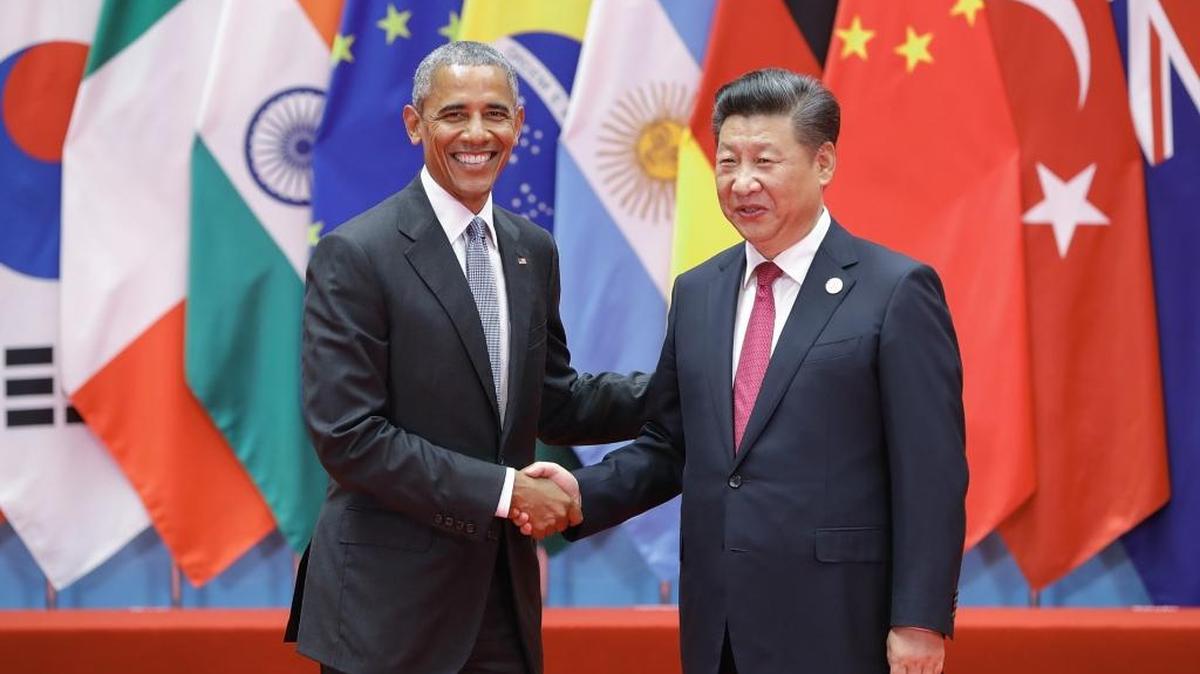 El presidente Barack Obama saluda a su homólogo chino Xi Jinping en la Cumbre del G20 en Hangzhou, China.