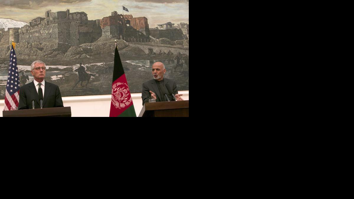 
Mil soldados estadounidenses adicionales se quedarán en Afganistán el año próximo, anunció el sábado el secretario de Defensa norteamericano, Chuck Hagel, durante una visita a Kabul.
