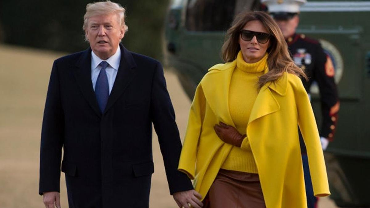 El presidente Donald Trump y la primera dama Melania Trump al salir de la Casa Blanca el lunes 5 de febrero del 2018.