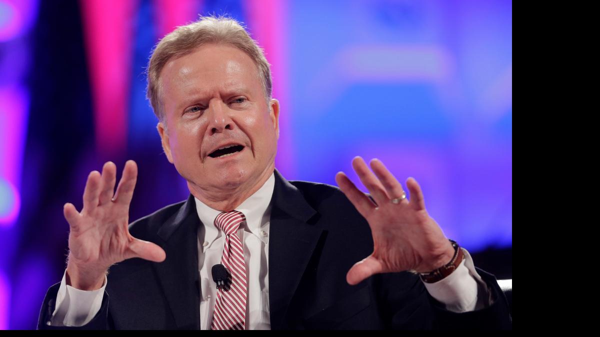
El ex senador por Virginia Jim Webb. 