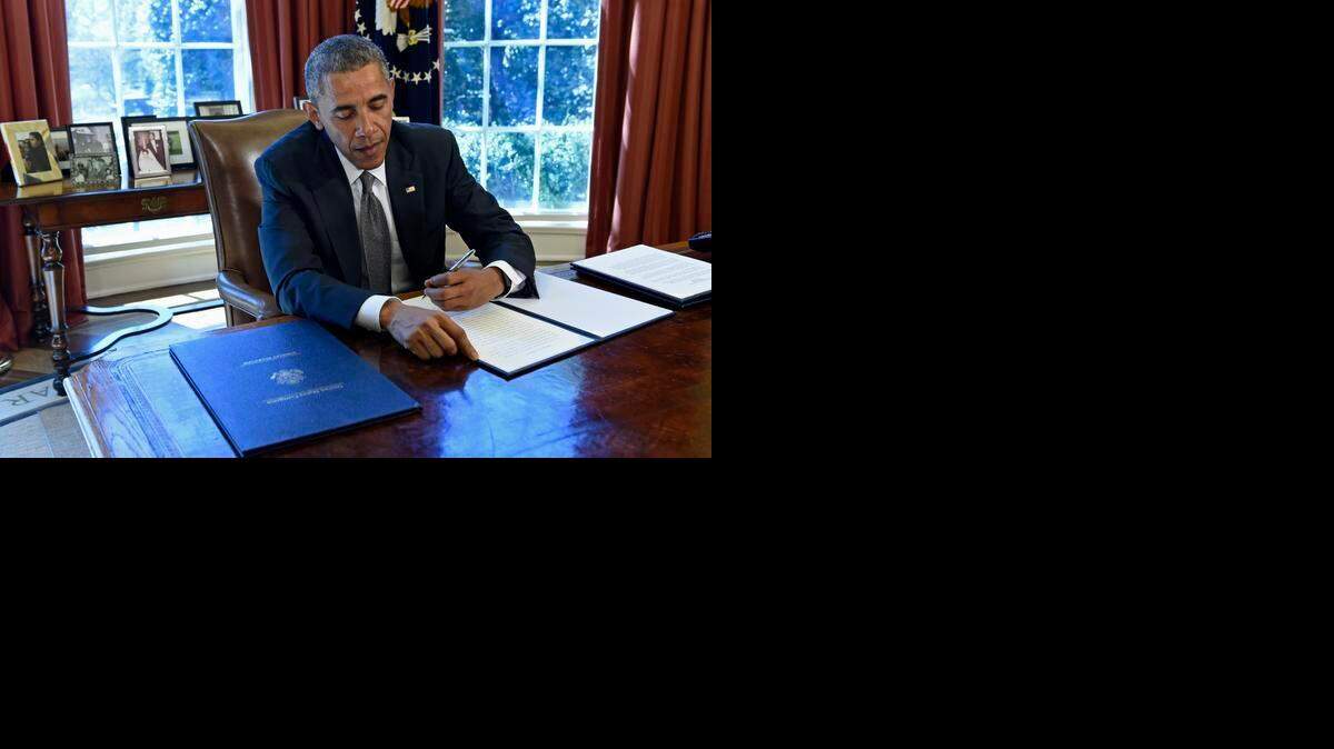 
El presidente Obama informó al gobierno egipcio que va a levantar la orden ejecutiva que ha estado en vigor desde octubre del 2013 para la entrega de aviones F-16, misiles Harpoon y equipamiento.


