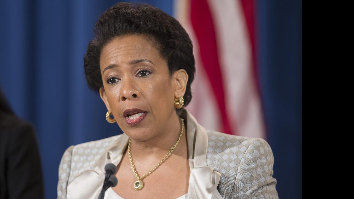 
La fiscal general estadounidense, Loretta Lynch, durante una rueda de prensa ofrecida en el Departamento de Justicia de Washington DC, el viernes.
