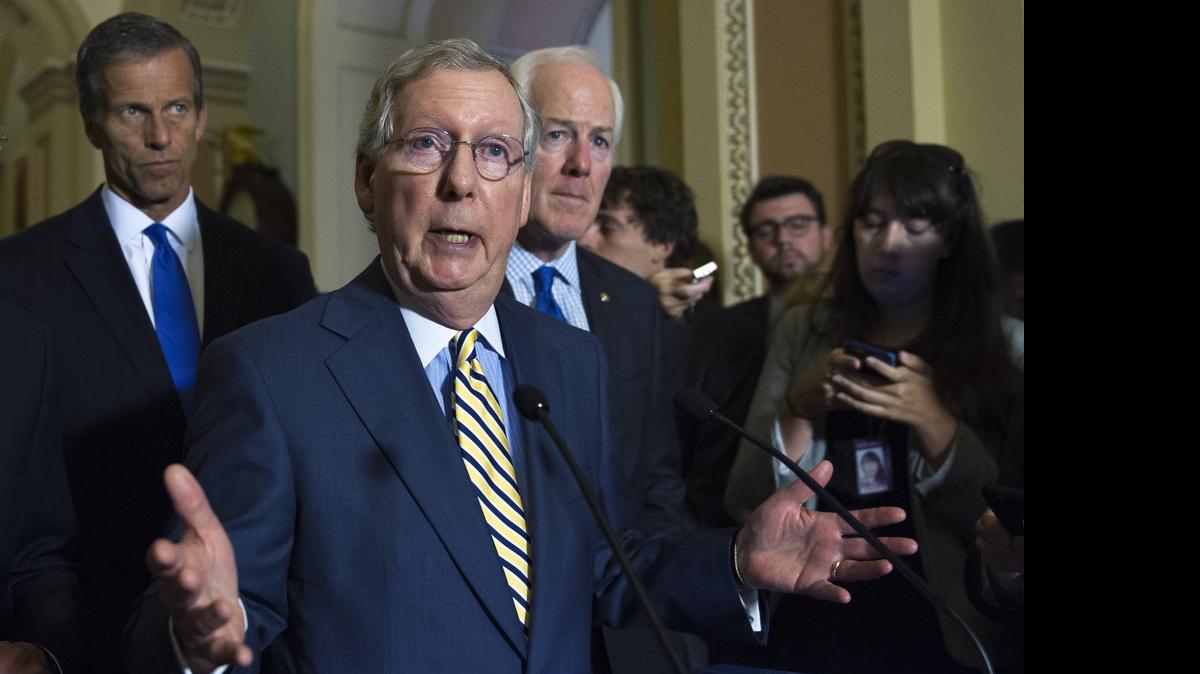 
“Si todos trabajamos juntos y confiamos los unos en los otros, al final de la semana el Presidente” tendrá todas las legislaciones para ser firmadas en su escritorio, dijo el líder de la mayoría republicana, Mitch McConnell.
