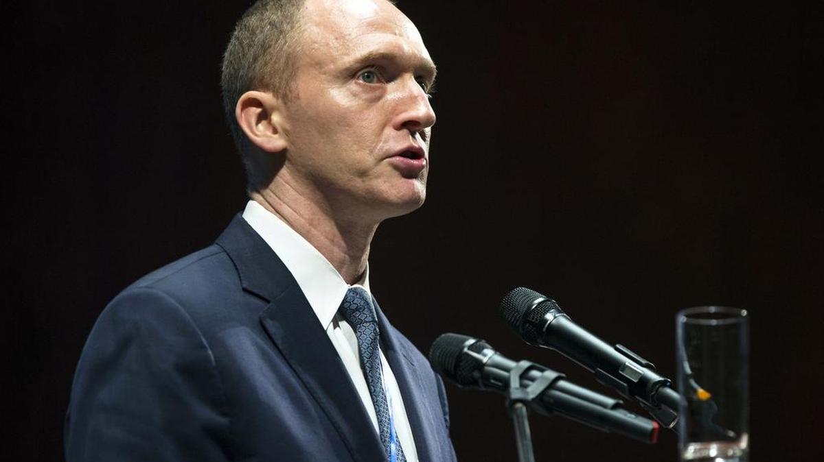 Foto de archivo de Carter Page, entonces asesor del candidato republicano a la presidencia de Estados Unidos, Donald Trump, en la ceremonia de graduación de la Nueva Escuela Económica en Moscú, Rusia el 8 de julio de 2016.