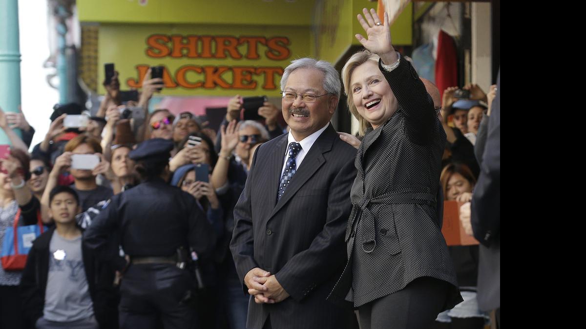 
Hillary Clinton aseguró que, si llega a la Casa Blanca, no solo mantendrá las acciones ejecutivas del presidente, Barack Obama, sino que las expandirá. 
