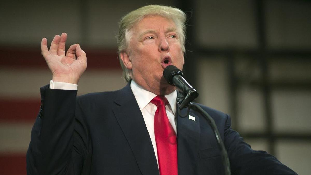 Donald Trump se centró el jueves en hacer campaña en Ohio y Carolina del Norte, dos estados donde debe ganar.