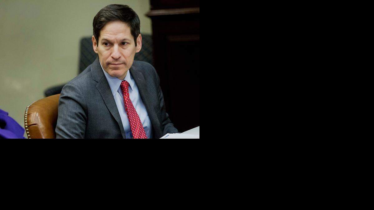 <cutline_leadin>El director</cutline_leadin> de los CDC, Tom Frieden, dijo que “mientras el ébola continúe propagándose en Africa Occidental, debemos estar preparados’’.<252>.