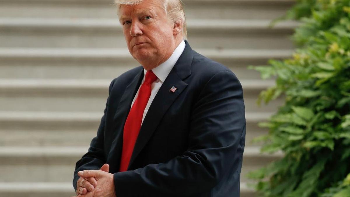 El presidente Donald Trump camina hacia la Casa Blanca el 7 de junio.