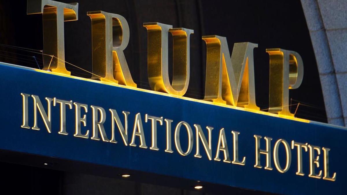 Esta foto del archivo tomada el 23 de marzo de 2017 muestra el hotel Internacional de Trump en Washington. 