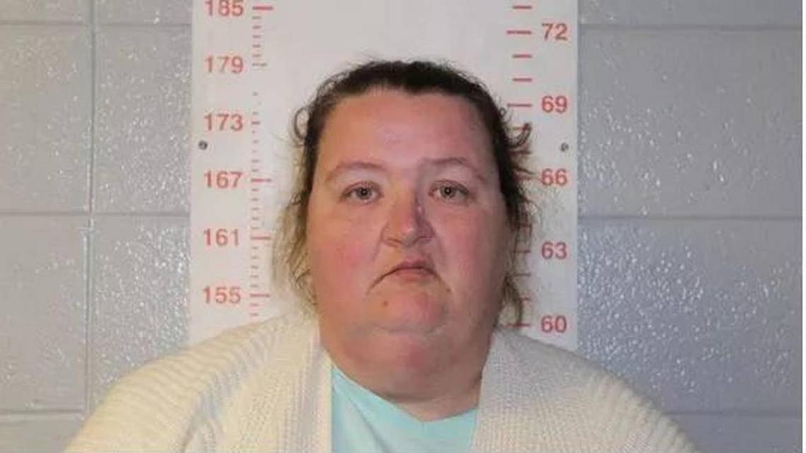 La enfermera Danielle Christine Baker, de 41 años, fue acusada del asesinato de su hijo de 14 años, quien falleció de una aparente sobredosis.