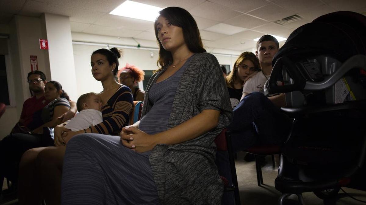 Adriana Fontanals durante una charla sore los peligros del virus del Zika entre las embarazadas. La conferencia se llevó a cabo en el Hospital Auxilio Mutuo de San Juan, Puerto Rico.