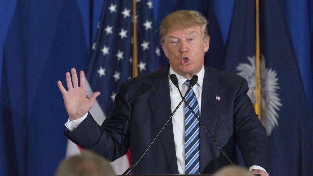 El aspirante republicano a la presidencia de Estados Unidos Donald Trump calificó como “vergonzoso” el comentario del papa Francisco hacia él.