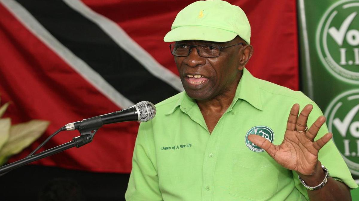 
Jack Warner se resiste a la extradición a Estados Unidos bajo cargos de asociación ilícita, fraude electrónico y lavado de dinero en el caso de corrupción de la FIFA. Está libre bajo fianza y dirige la campaña de su partido político para las elecciones generales del 7 de septiembre.