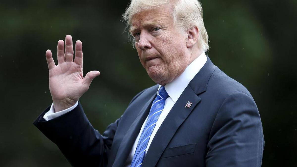El presidente estadounidense, Donald J. Trump, camina tras salir del Marine One a su llegada de Kansas City, Misuri el martes 24 de julio de 2018, en la Casa Blanca, en Washington, DC.