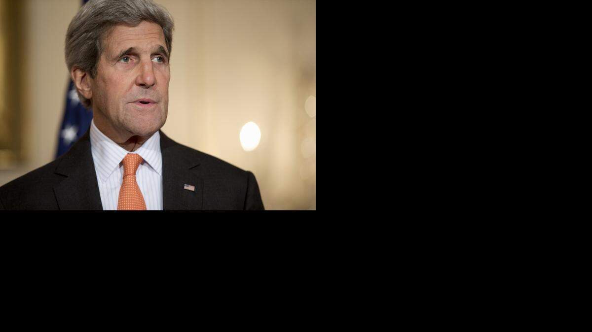 
Kerry llamo este viernes por la mañana a Lavrov para “expresar su inquietud ante la intensificación de la violencia en el este de Ucrania”, informó la portavoz de la diplomacia estadounidense, Jennifer Psaki.
